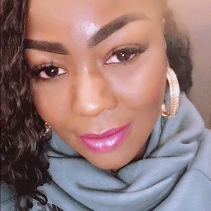 Meet your Posher, Shakisha